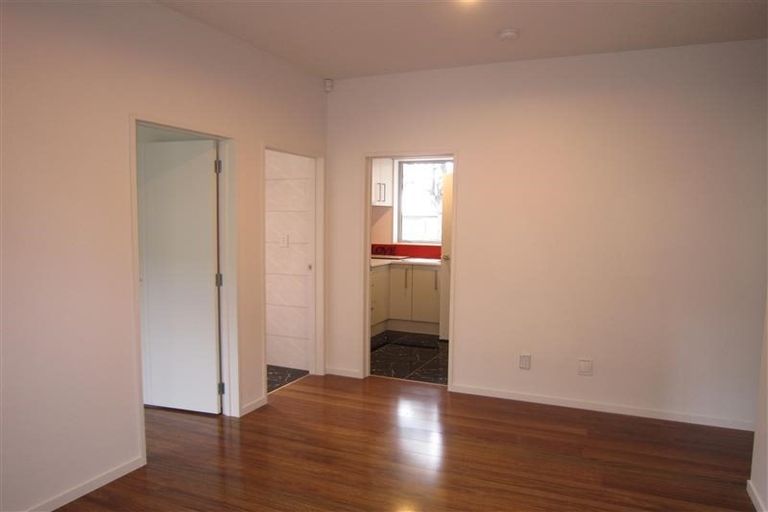 Photo of property in 36 Taipari Road, Te Atatu Peninsula, Auckland, 0610