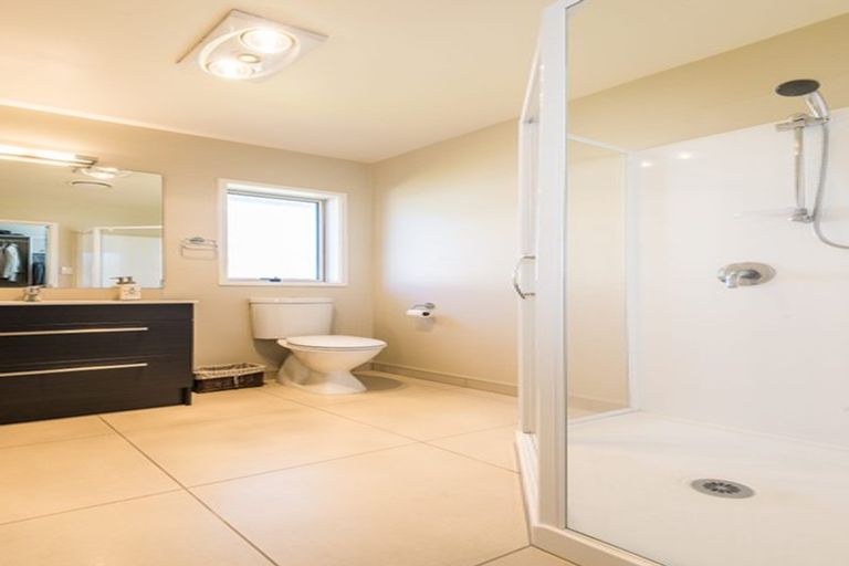 Photo of property in 5 Mural Place, Greenhithe, Auckland, 0632