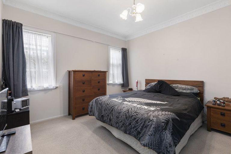 Photo of property in 23 Saint Ronans Avenue, Waterloo, Lower Hutt, 5011