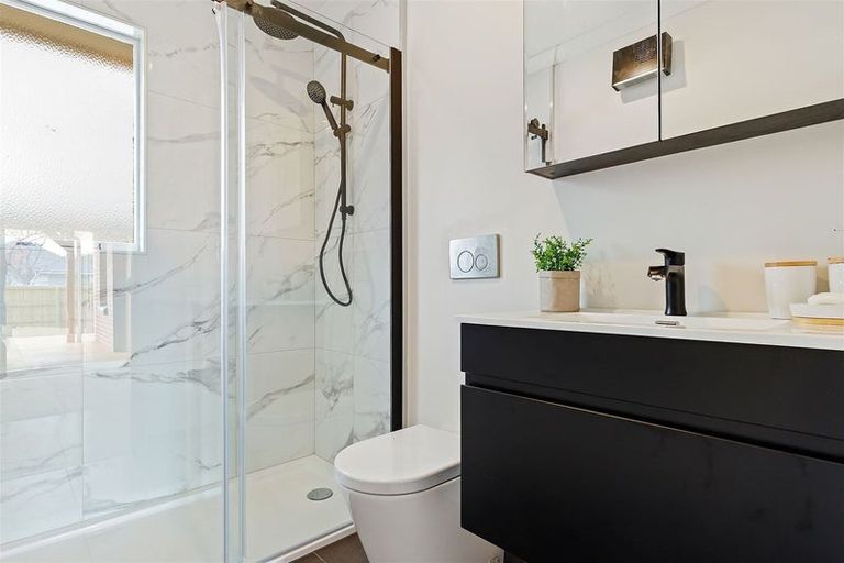 Photo of property in 2/28 Tintern Avenue, Avonhead, Christchurch, 8042