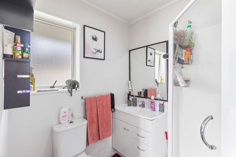 Photo of property in 19 Liddesdale Place, Papakura, 2110