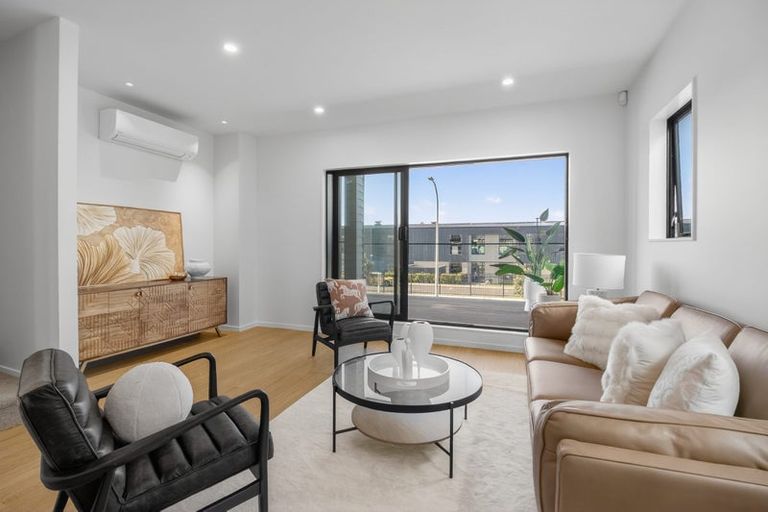 Photo of property in 9 Coast Garden Drive, Hobsonville, Auckland, 0616