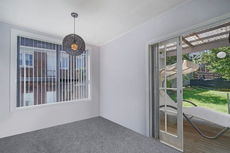 Photo of property in 164 Hutchinson Avenue, New Lynn, Auckland, 0600