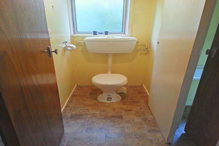 Photo of property in 2/63 High Road, Glenfield, Auckland, 0629