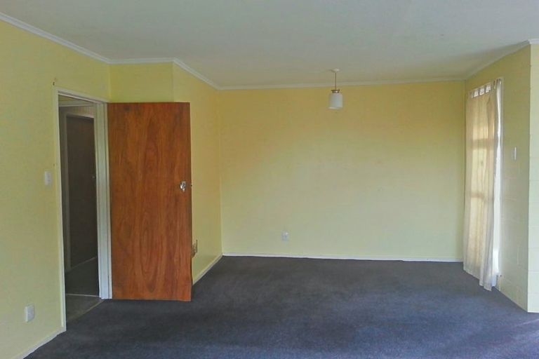 Photo of property in 2/63 High Road, Glenfield, Auckland, 0629