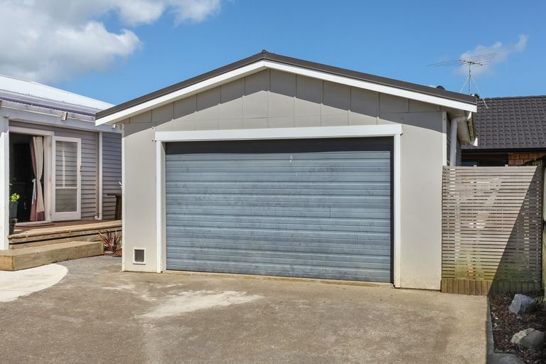 Photo of property in 18b Henderson Avenue, Tuakau, 2121
