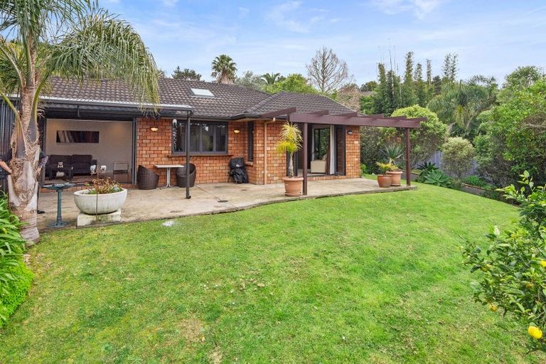 Photo of property in 59a Lonely Road, Fairview Heights, Auckland, 0632