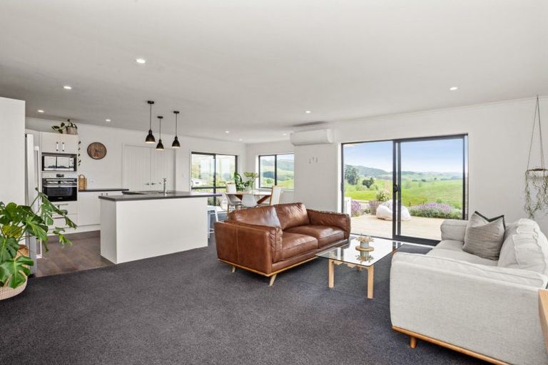 Photo of property in 21c Highlands Drive, Waipawa, 4277