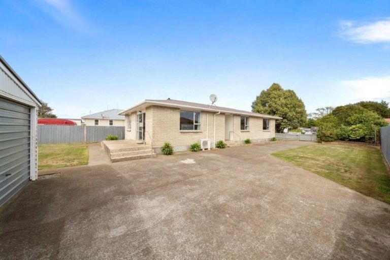 Photo of property in 28 Kamahi Avenue, Hawera, 4610