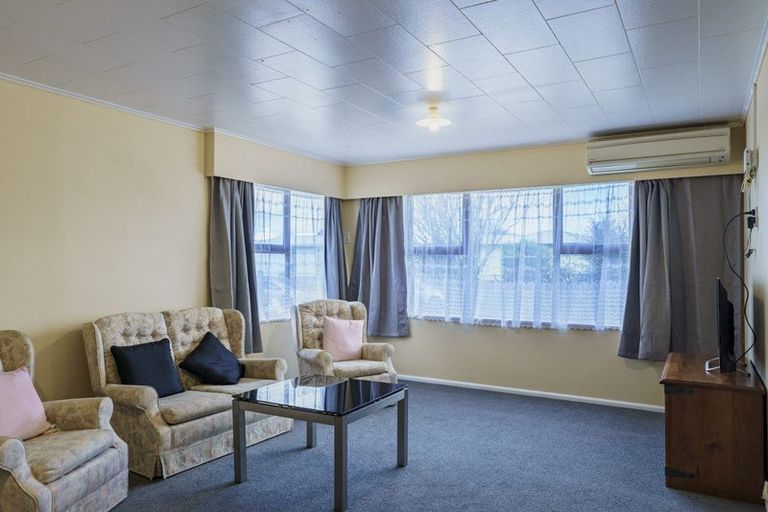 Photo of property in 28 Walton Way, Flaxmere, Hastings, 4120