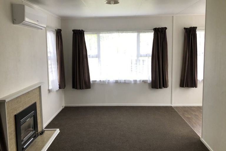 Photo of property in 21 Churchill Avenue, Feilding, 4702