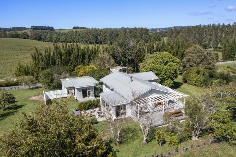 Photo of property in 105 Tongue Farm Road, Matakana, 0985