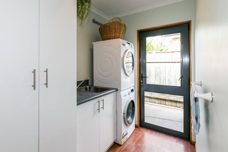 Photo of property in 14 Washington Place, Havelock North, 4130