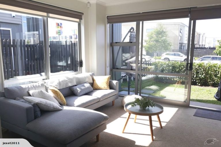 Photo of property in 25 Rangihina Road, Hobsonville, Auckland, 0616