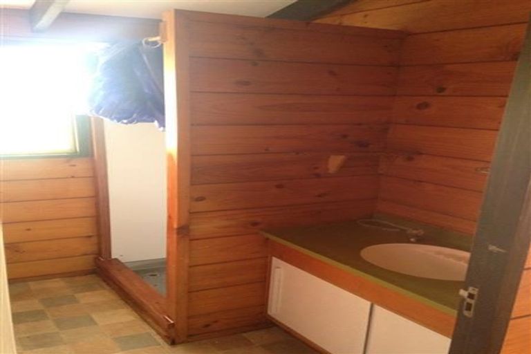 Photo of property in 26 Seaview Road, Glenfield, Auckland, 0629