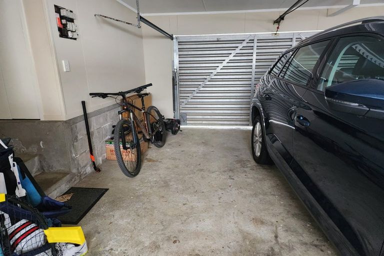 Photo of property in 8a Mccrystal Avenue, Bucklands Beach, Auckland, 2012