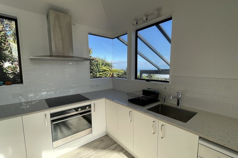 Photo of property in 91 Domain Crescent, Muriwai, Waimauku, 0881