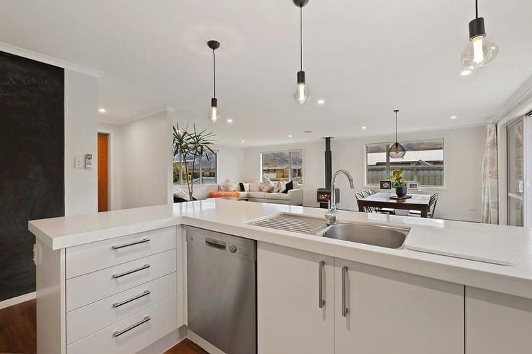 Photo of property in 6 David Place, Cromwell, 9310