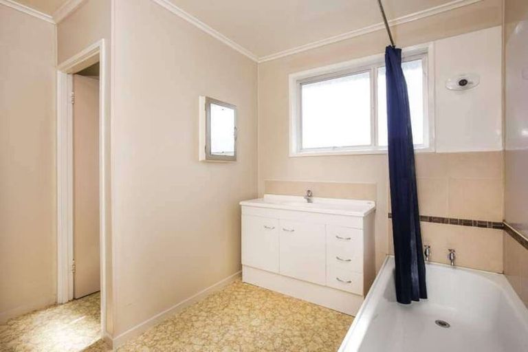 Photo of property in 4/3141 Great North Road, New Lynn, Auckland, 0600