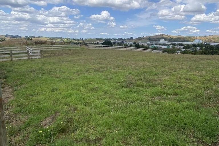 Photo of property in 15 Fraser Road, Pokeno, 2471