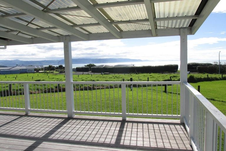 Photo of property in 4 Waihinahina Way, Mahia, 4198