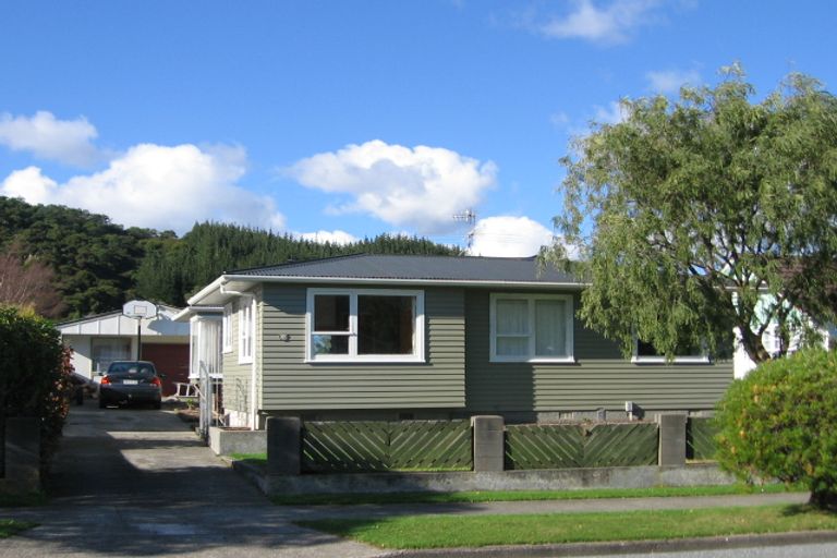 Photo of property in 26 Momona Street, Wainuiomata, Lower Hutt, 5014