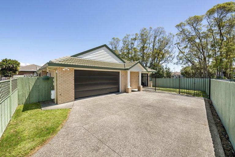 Photo of property in 14 Ardkeen Place, East Tamaki, Auckland, 2016