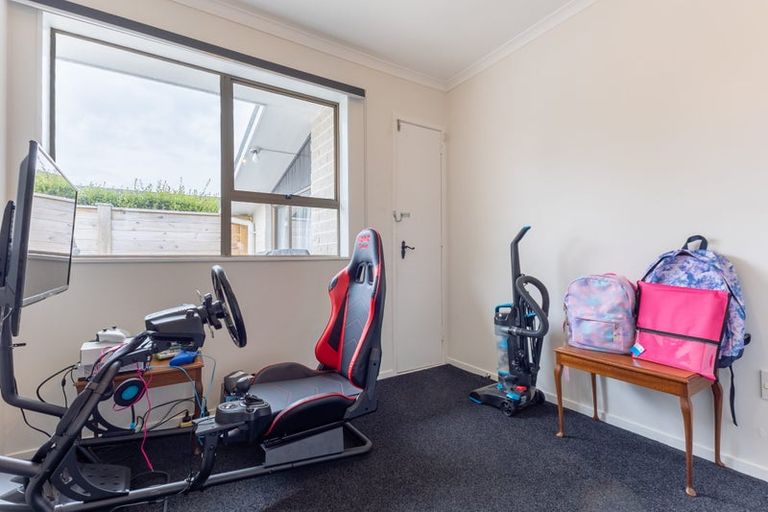 Photo of property in 34a Rewarewa Crescent, Waikanae, 5036