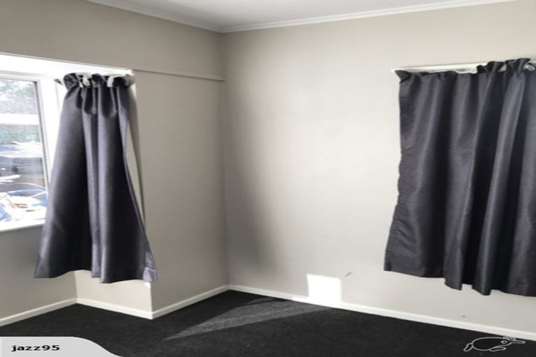 Photo of property in 100 Main Road, Waikanae, 5036