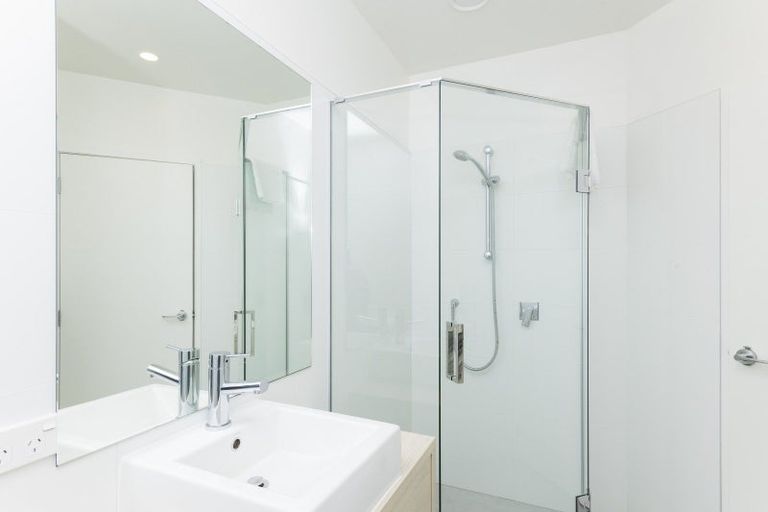 Photo of property in Marina View Apartments, 307/4 Reads Quay, Gisborne, 4010