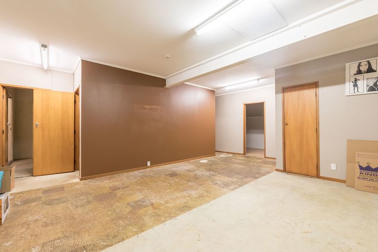 Photo of property in 201 Godley Road, Titirangi, Auckland, 0604