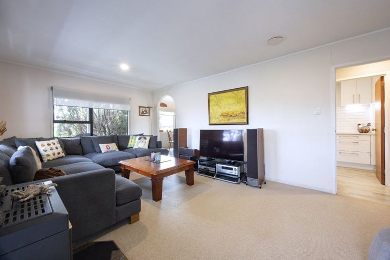Photo of property in 32 Moire Road, Massey, Auckland, 0614