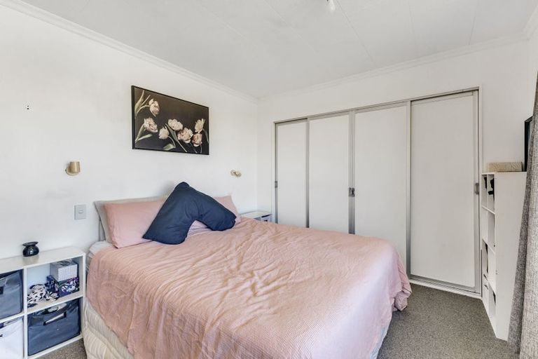 Photo of property in 10 Tawari Street, Inglewood, 4330