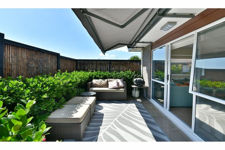 Photo of property in 2/54 Lakeside Drive, Orewa, 0931