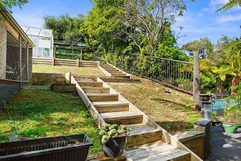 Photo of property in 23 Vista Crescent, Maoribank, Upper Hutt, 5018