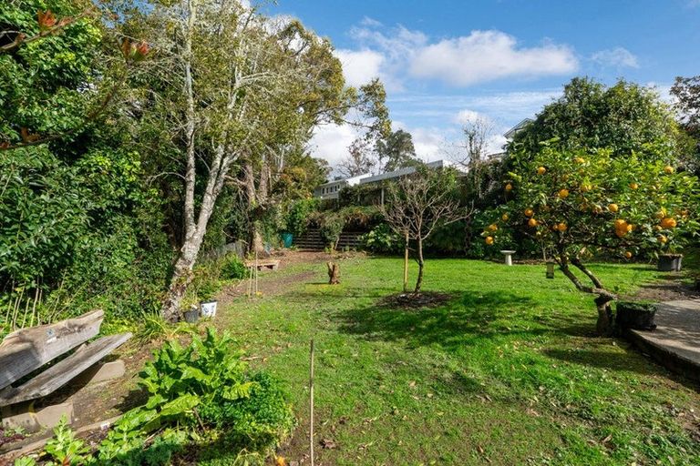 Photo of property in 1/27 Sandown Road, Rothesay Bay, Auckland, 0630