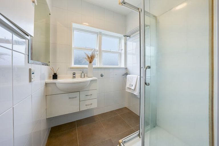 Photo of property in 2/9 Esmonde Road, Takapuna, Auckland, 0622