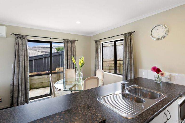 Photo of property in 11 Cresswell Place, Johnsonville, Wellington, 6037