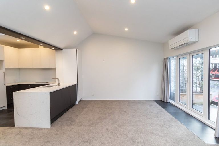 Photo of property in 2/1 Vivian Street, Te Aro, Wellington, 6011