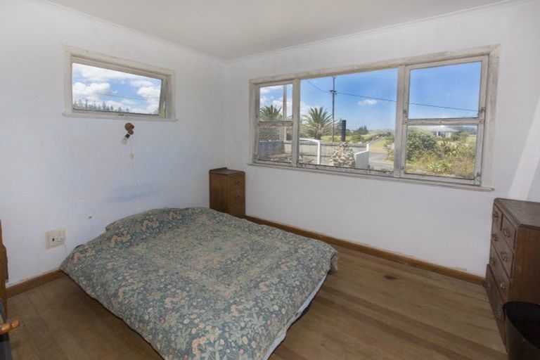 Photo of property in 32 Ripiro Drive, Baylys Beach, Dargaville, 0377