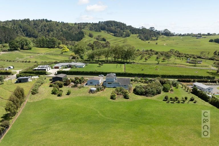 Photo of property in 83 Mount Albion Rise, Taupaki, Henderson, 0782