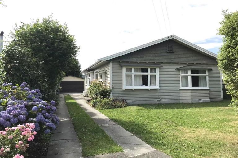 Photo of property in 6 Nortons Road, Avonhead, Christchurch, 8042