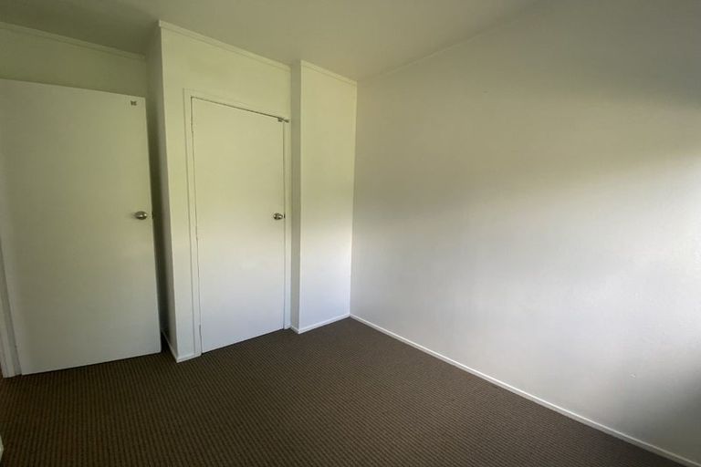 Photo of property in 2/58 Peach Road, Glenfield, Auckland, 0629