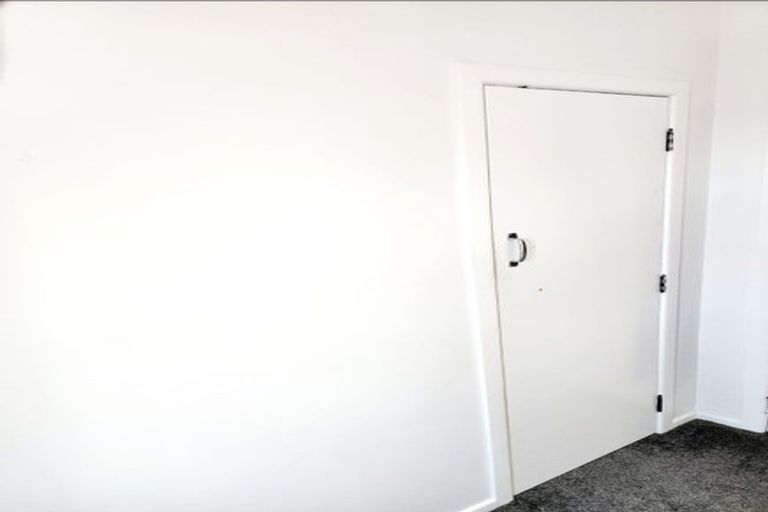 Photo of property in 2/31 Sunnyfield Crescent, Glenfield, Auckland, 0629