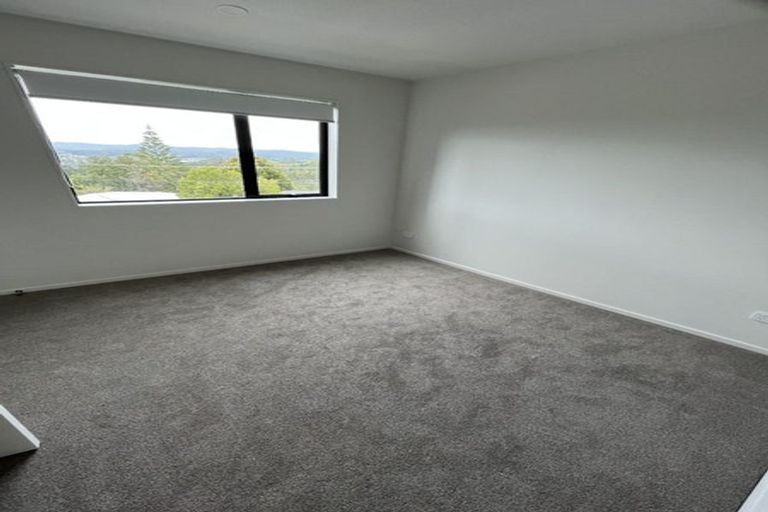 Photo of property in 2/241 Don Buck Road, Massey, Auckland, 0614