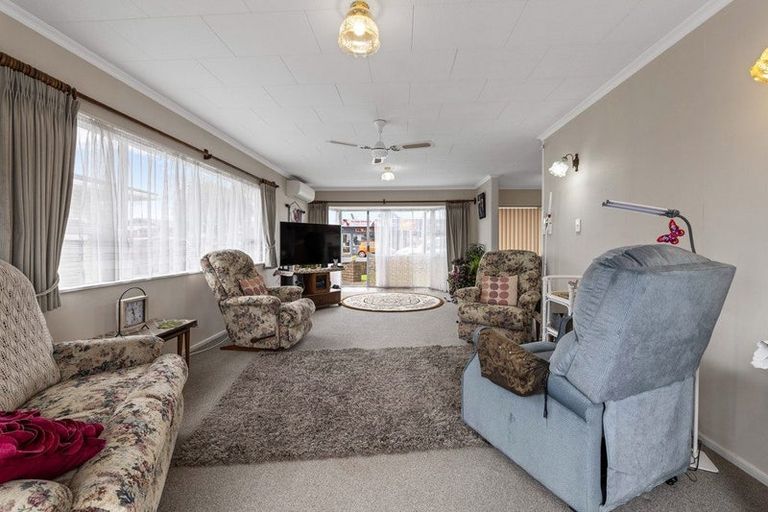 Photo of property in 1/36 Tukapa Street, Westown, New Plymouth, 4310