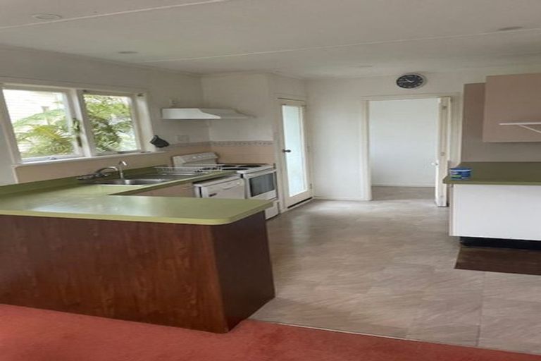 Photo of property in 87 Stewart Drive, Newlands, Wellington, 6037