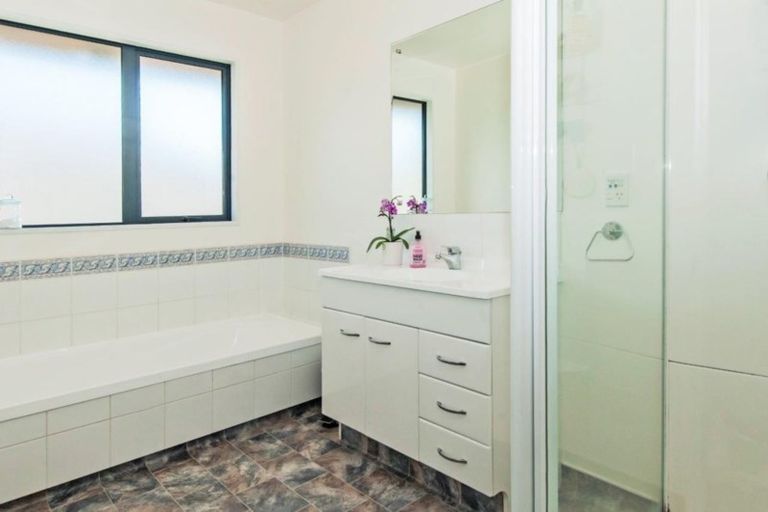 Photo of property in 22 Markham Way, Rolleston, 7614