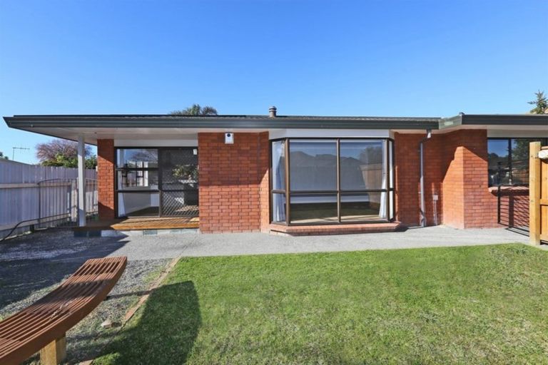 Photo of property in 77 Avondale Road, Taradale, Napier, 4112