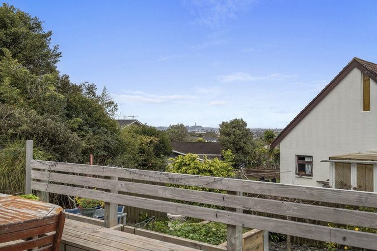 Photo of property in 1/230 East Coast Road, Forrest Hill, Auckland, 0620